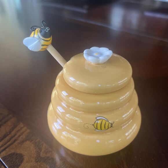 Mini Honey Pot Ceramic Jar & Wood Dipper Beehive with Bumble Bee Flower Lid - Picture 4 of 9